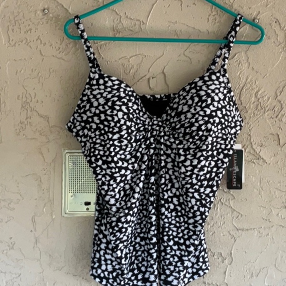 Island Escape Women’s Animal Print Black/White Underwire Tankini Sz 10 NEW